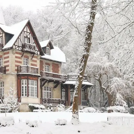 Du Chatelet Frühstückspension 4*