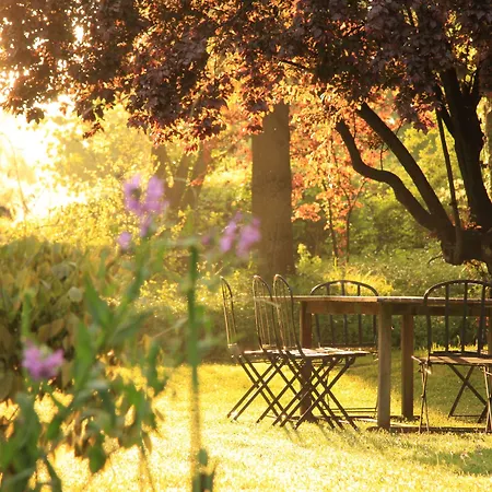 Du Chatelet Bed and breakfast 4*