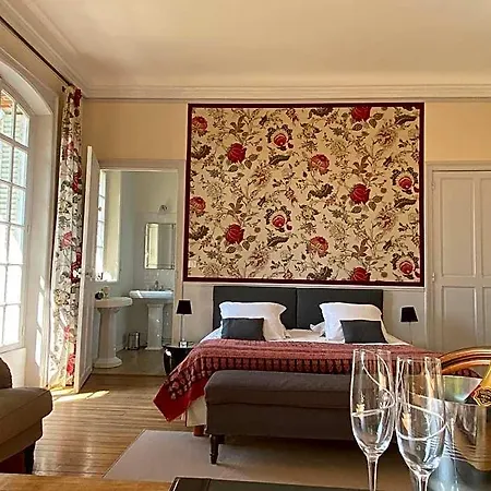 Du Chatelet Bed and breakfast 4*