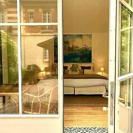 Du Chatelet Bed and breakfast