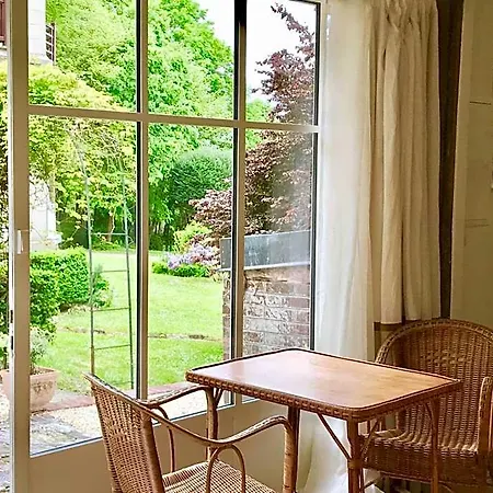 Du Chatelet Bed and breakfast 4*
