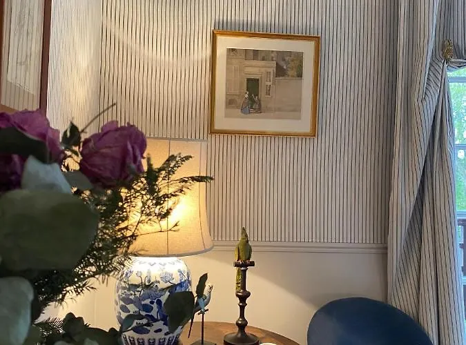 Du Chatelet Bed & Breakfast 4*